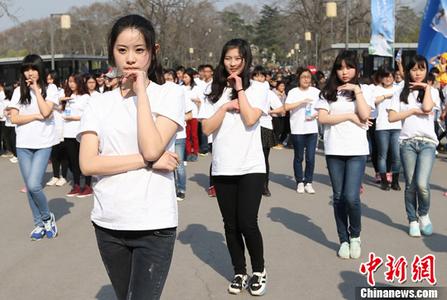 女子称父亲疑被骗去黑砖窑干活